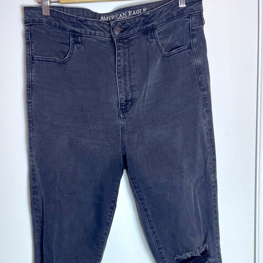 AE American Eagle Super High Rise Jegging Size 14 Long Distressed Ripped Knees G